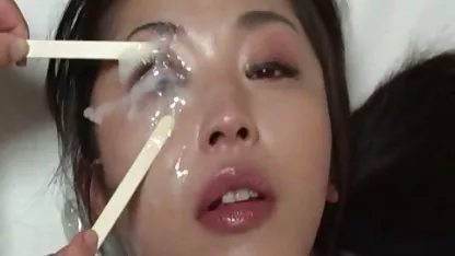 Yang pertama melemparkan dia video film xxx jepang masih muda dengan payudara besar